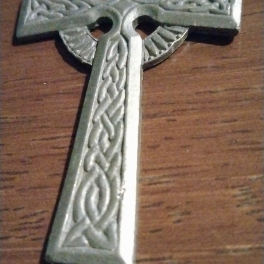 Vintage Celtic Cross Pendant Knotwork - Picture 2 of 5